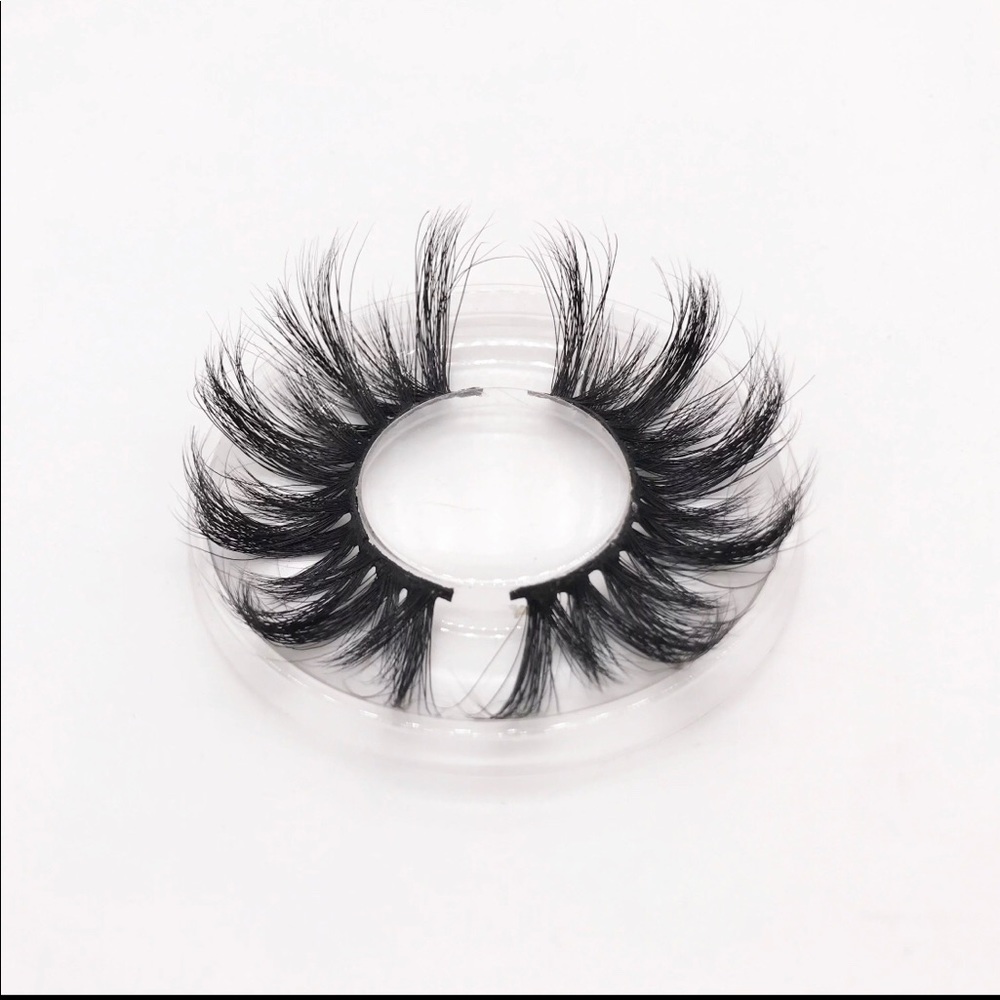 Natural lashes